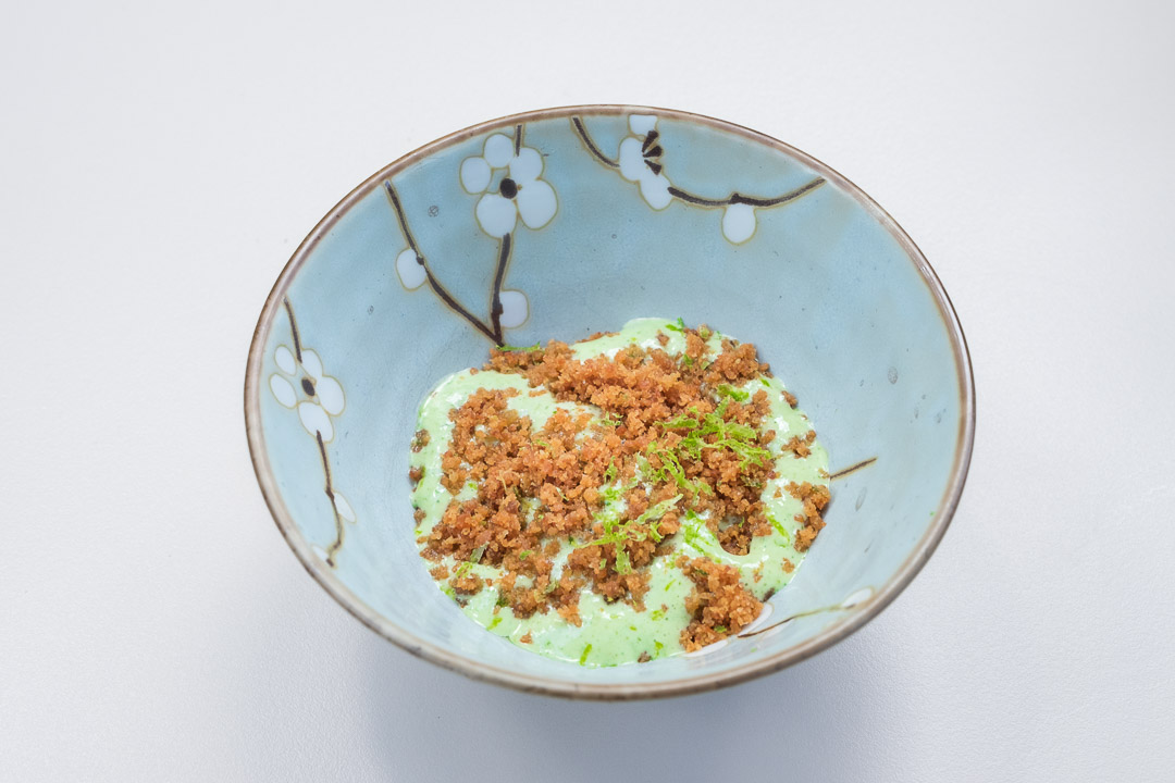 https://hungryformore.be/app/uploads/2024/12/boury-roeselare-tartare-with-nobashi-prawn-and-tarragon.jpg