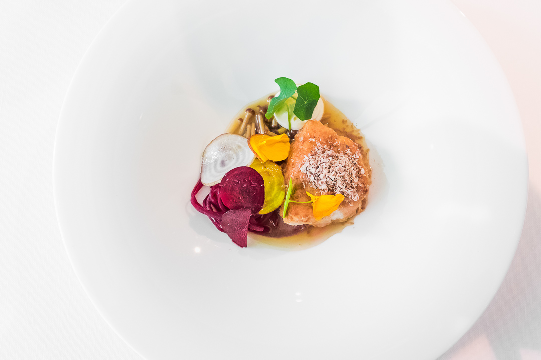 https://hungryformore.be/app/uploads/2024/12/boury-roeselare-veal-with-beetroot-and-aubergine.jpg
