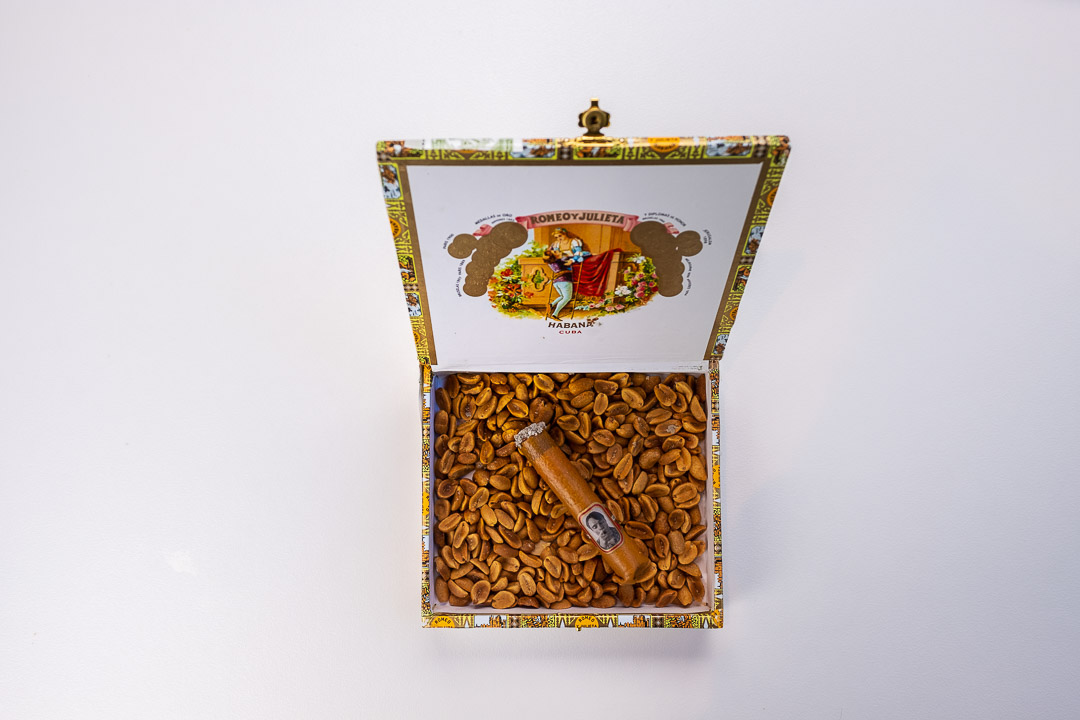 https://hungryformore.be/app/uploads/2024/12/de-jonkman-bruges-box-with-sweets.jpg