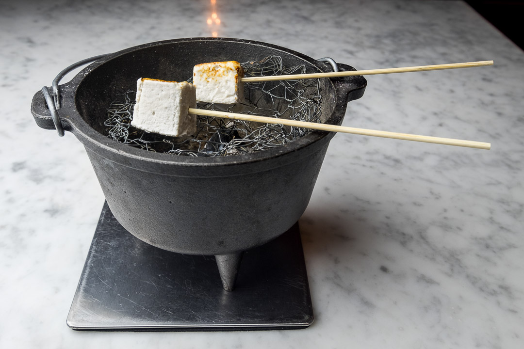 https://hungryformore.be/app/uploads/2024/12/fg-food-labs-rotterdam-bbq-lavender-marshmallow.jpg