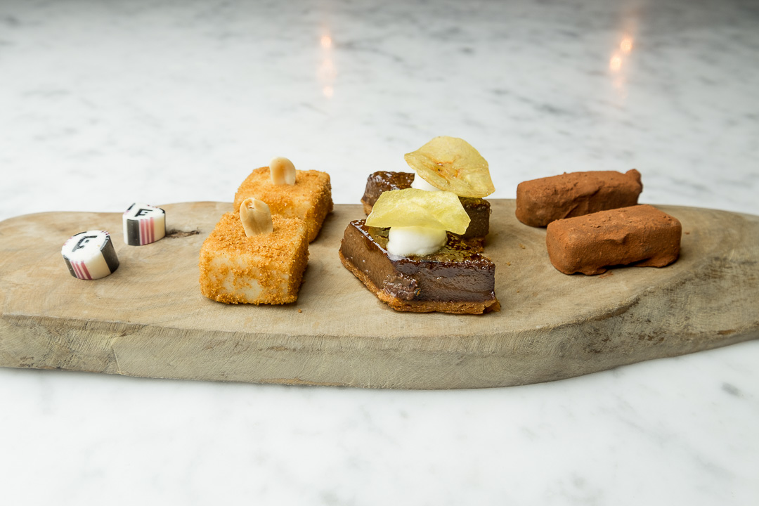 https://hungryformore.be/app/uploads/2024/12/fg-food-labs-rotterdam-mignardises.jpg