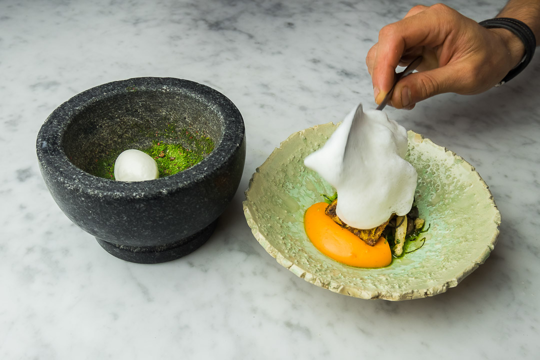 https://hungryformore.be/app/uploads/2024/12/fg-food-labs-rotterdam-nitro-tofu-sweet-potato-herb-oil.jpg