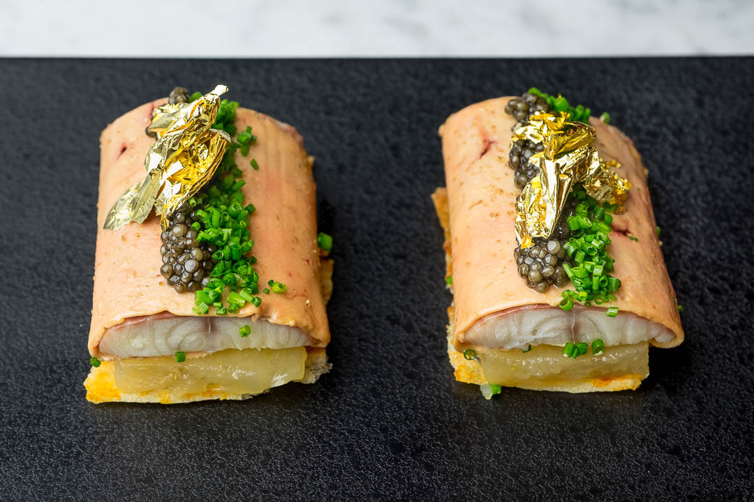 https://hungryformore.be/app/uploads/2024/12/fg-food-labs-rotterdam-sourdough-toast-apple-compote-eel-foie-caviar.jpg