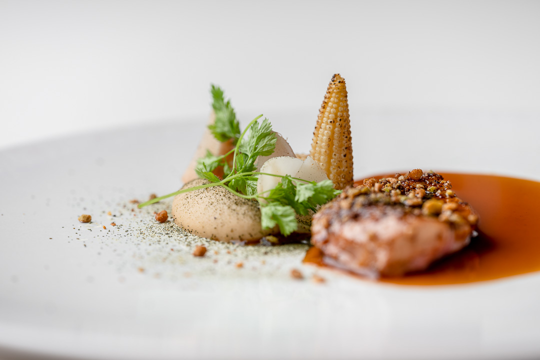 https://hungryformore.be/app/uploads/2024/12/kommilfoo-antwerp-partridge-dish-close-up.jpg