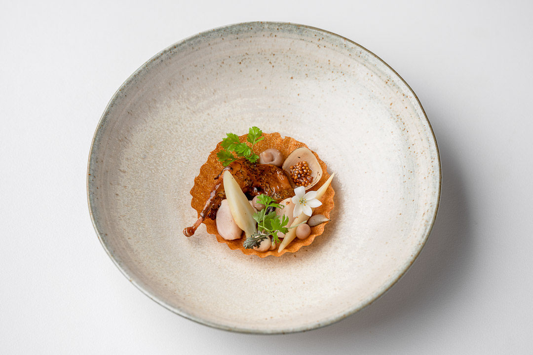 https://hungryformore.be/app/uploads/2024/12/kommilfoo-antwerp-side-dish-served-with-the-partridge-top-view.jpg