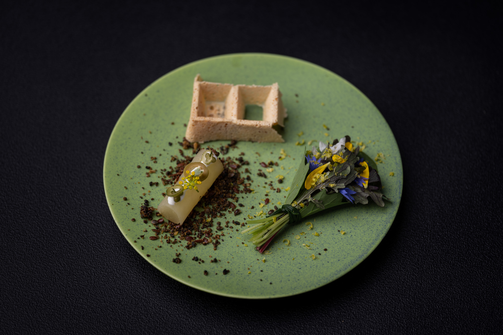 https://hungryformore.be/app/uploads/2025/01/pastorale-rumst-dish-on-a-green-plate.jpg