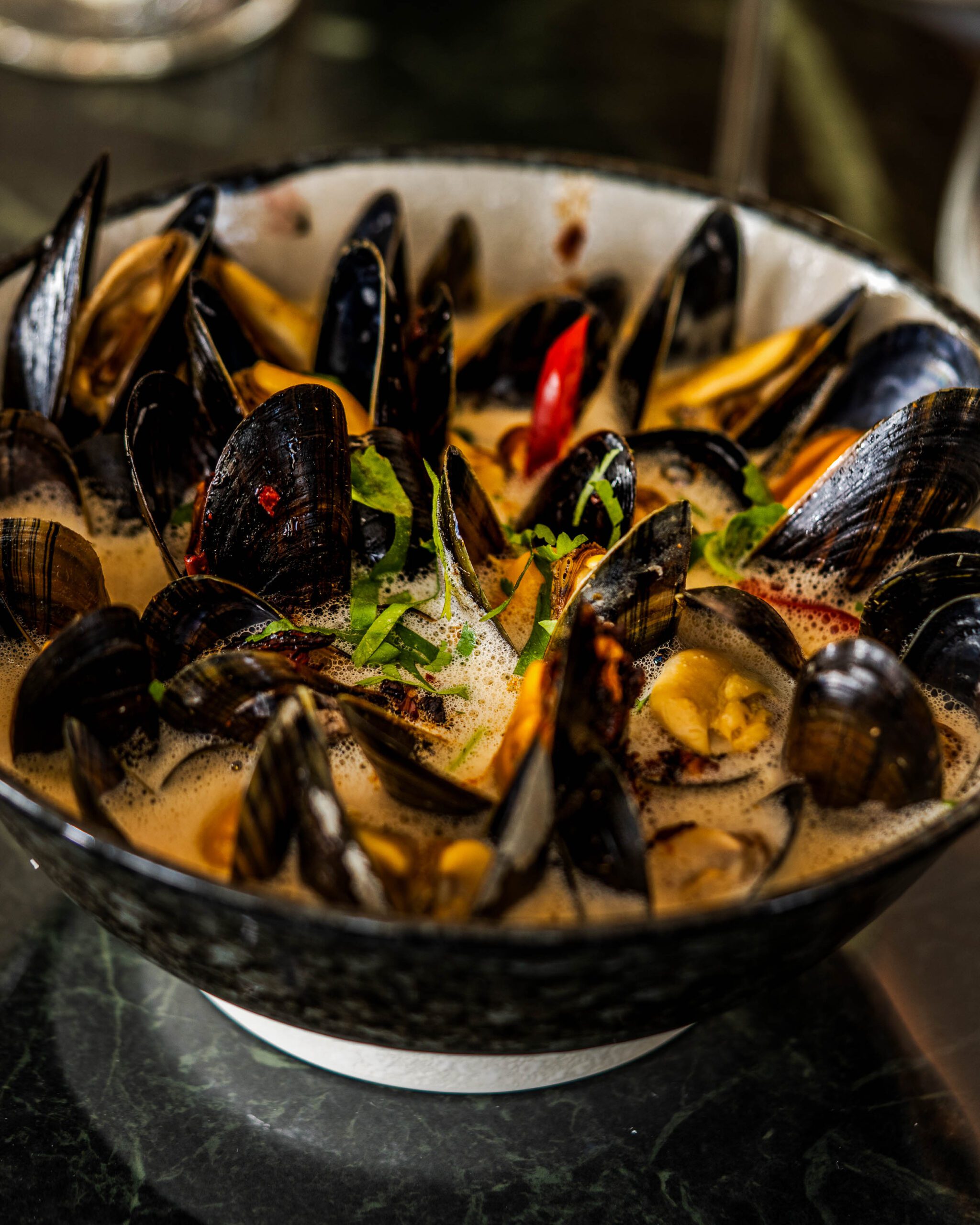 https://hungryformore.be/app/uploads/2025/10/barriq-gastrobar-antwerp-mussels-scaled.jpg