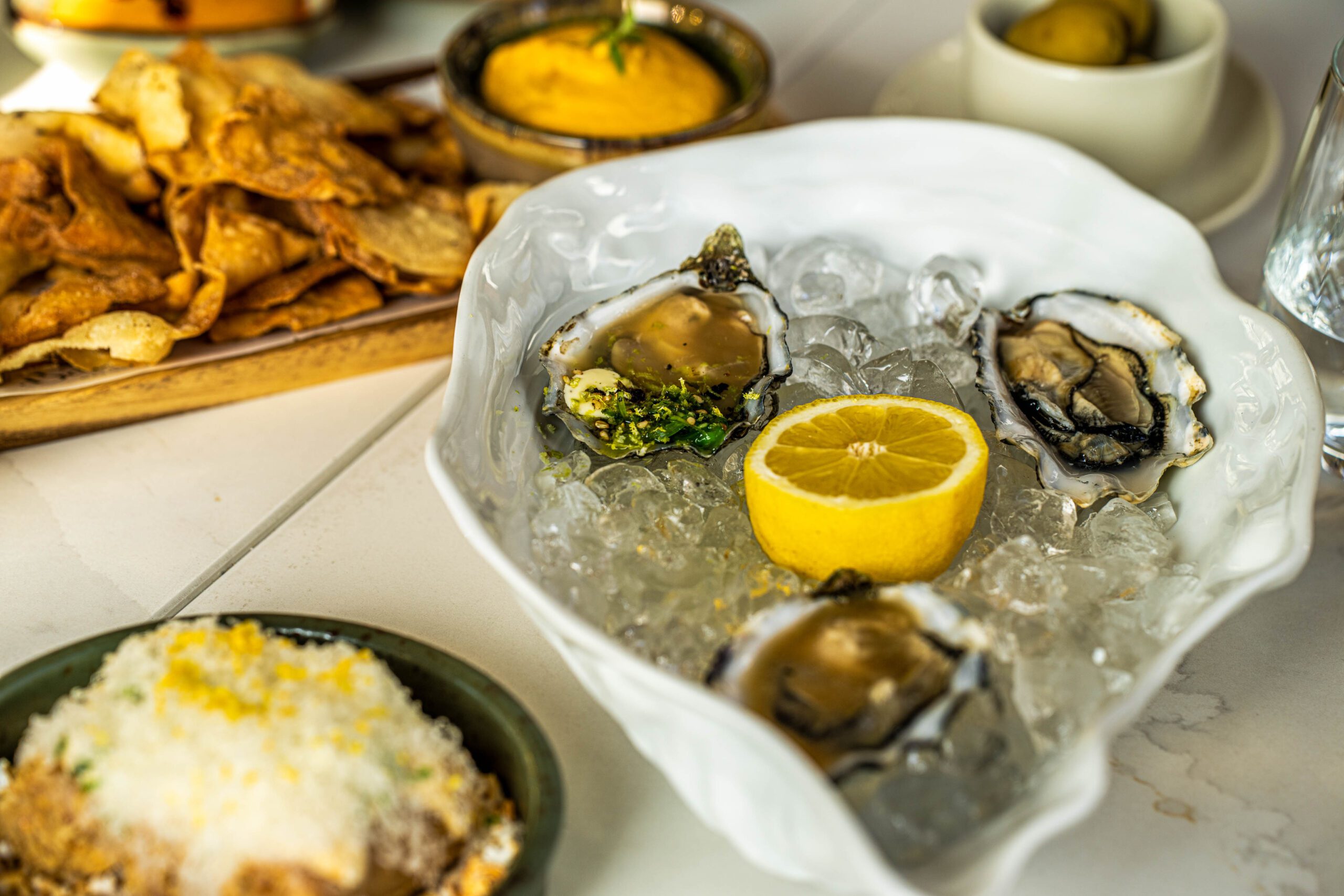 https://hungryformore.be/app/uploads/2025/10/barriq-gastrobar-antwerp-oysters-on-ice-scaled.jpg