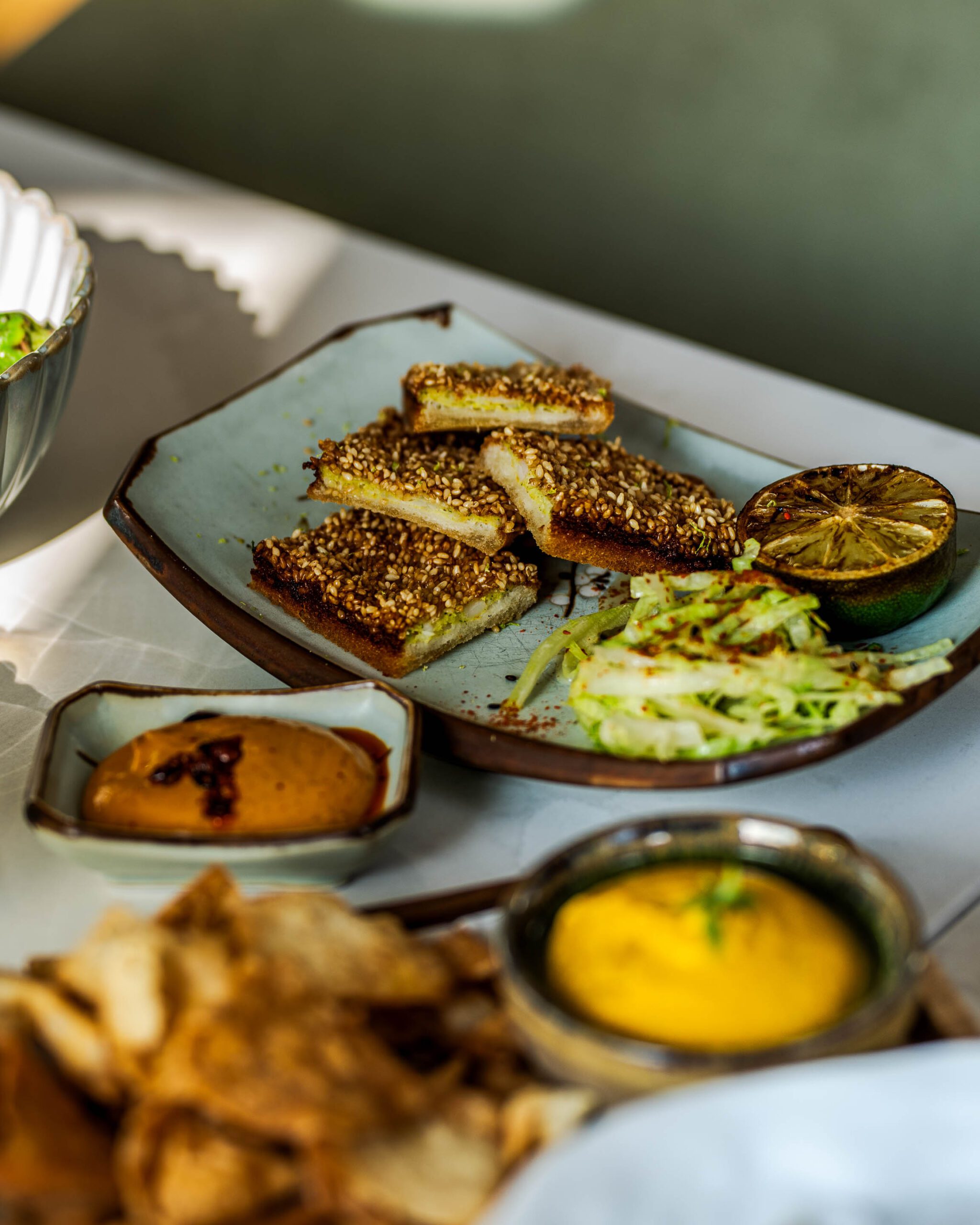 https://hungryformore.be/app/uploads/2025/10/barriq-gastrobar-antwerp-sharing-plates-scaled.jpg