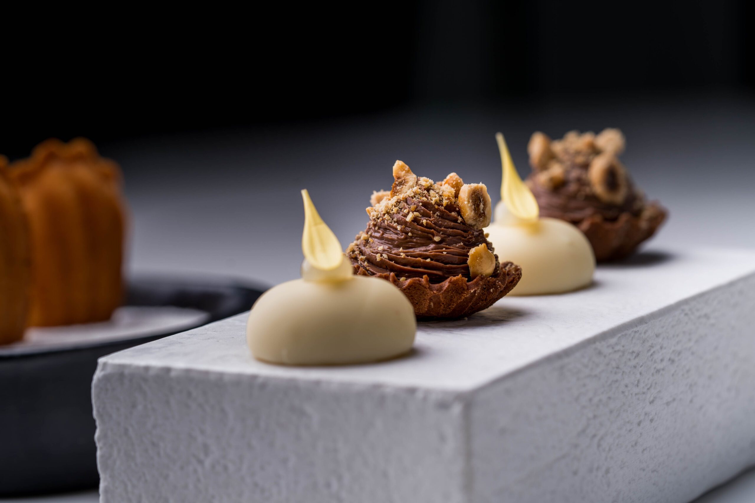 https://hungryformore.be/app/uploads/2025/10/vintage-kontich-mignardises-scaled.jpg