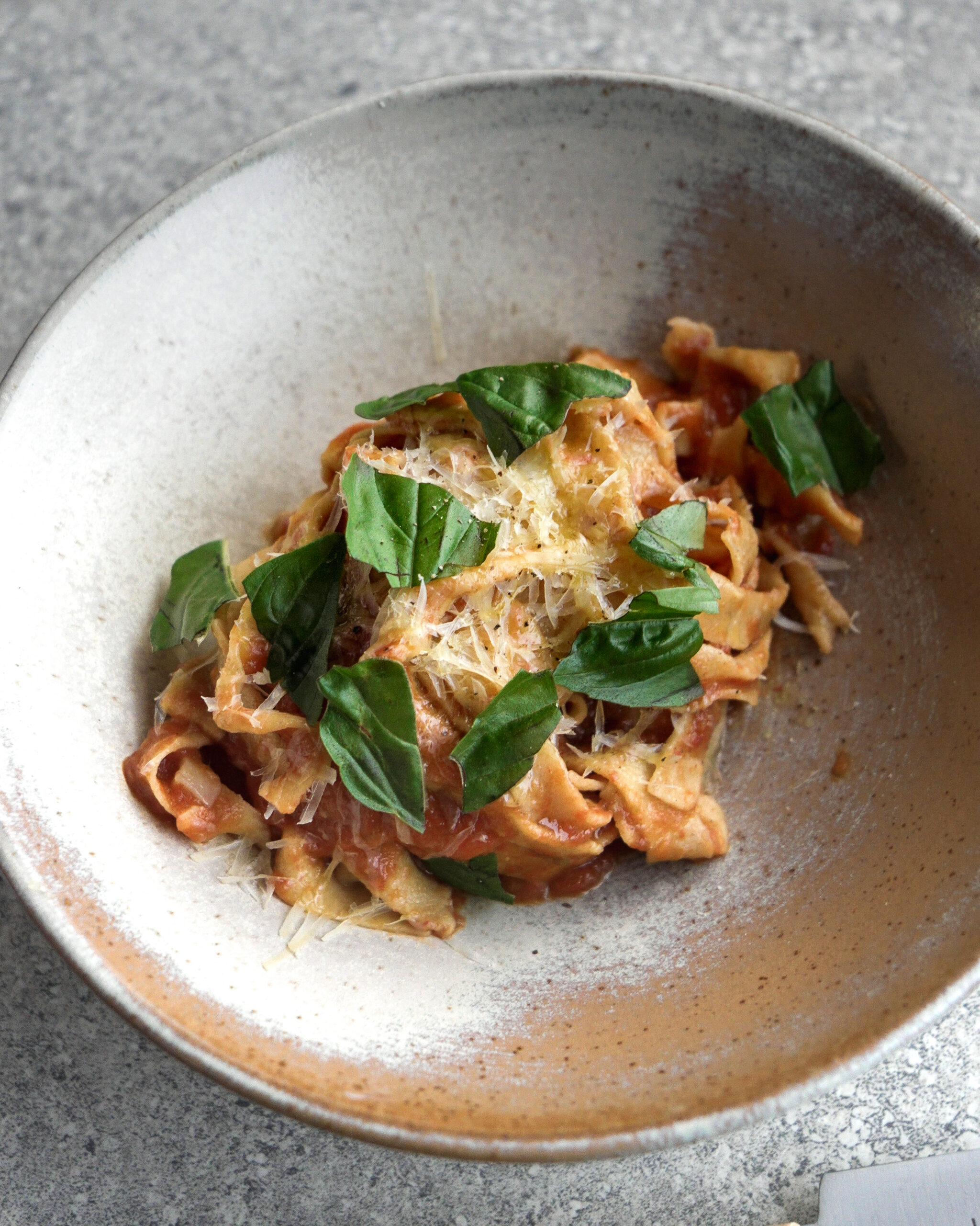 https://hungryformore.be/app/uploads/2026/09/le-relais-dorti-sainte-ode-pasta-with-basil-scaled.jpg