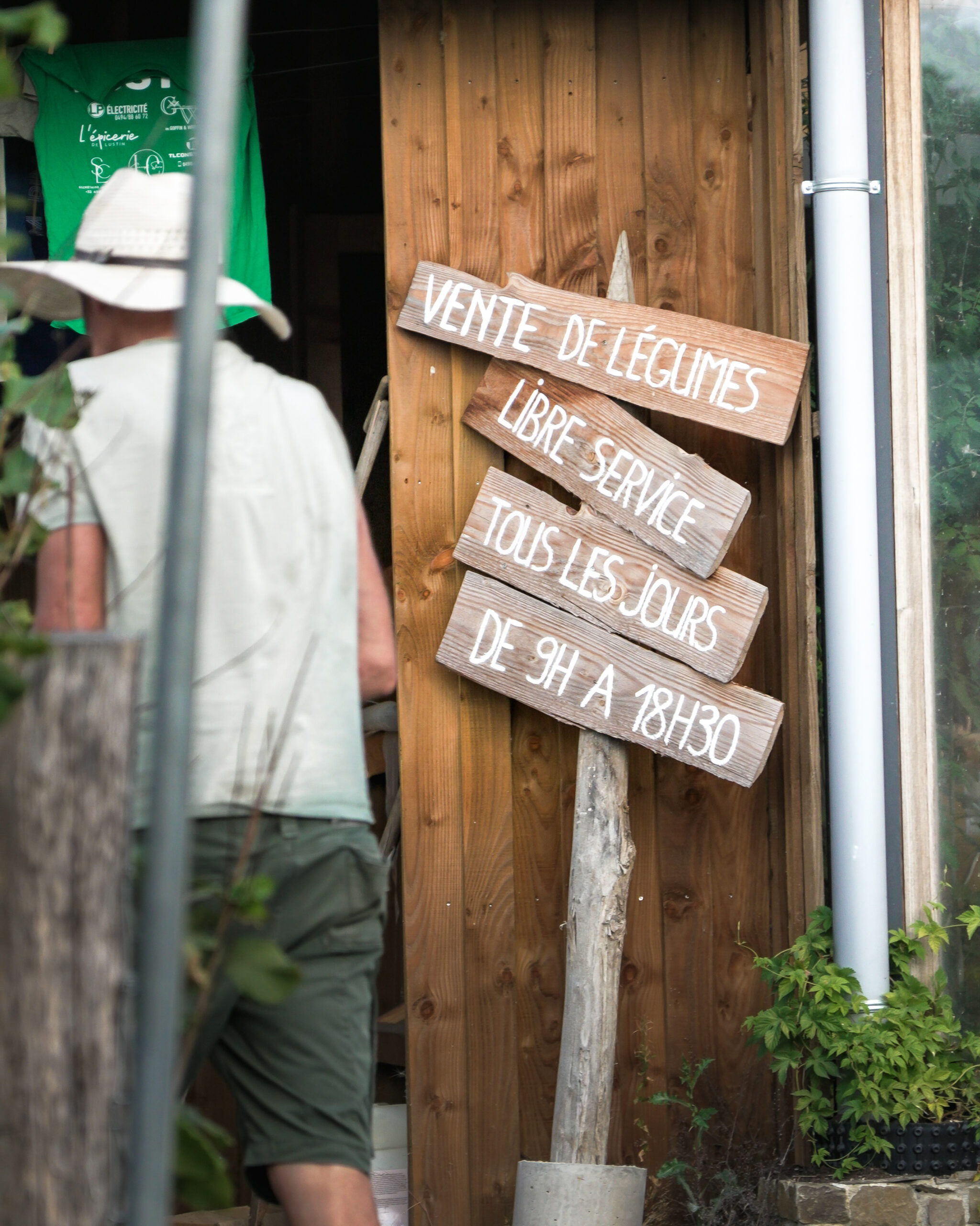 https://hungryformore.be/app/uploads/2026/09/le-relais-dorti-sainte-ode-vegetable-garden-sign-scaled.jpg