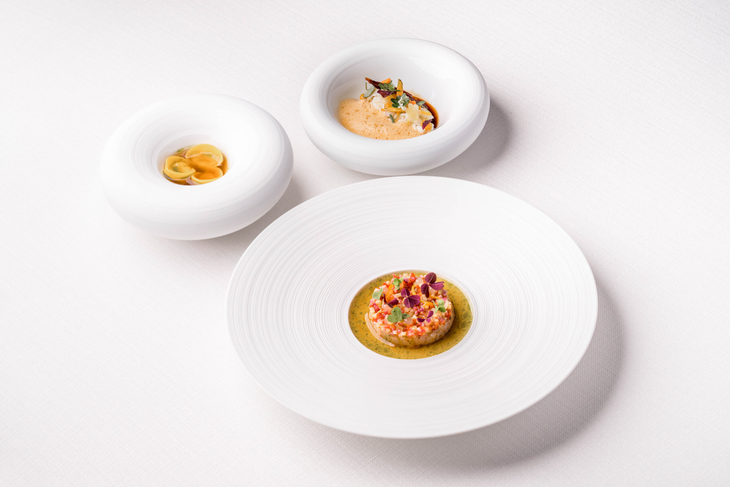 https://hungryformore.be/app/uploads/2026/09/parkheuvel-rotterdam-three-dishes-tasting-menu-scaled.jpg