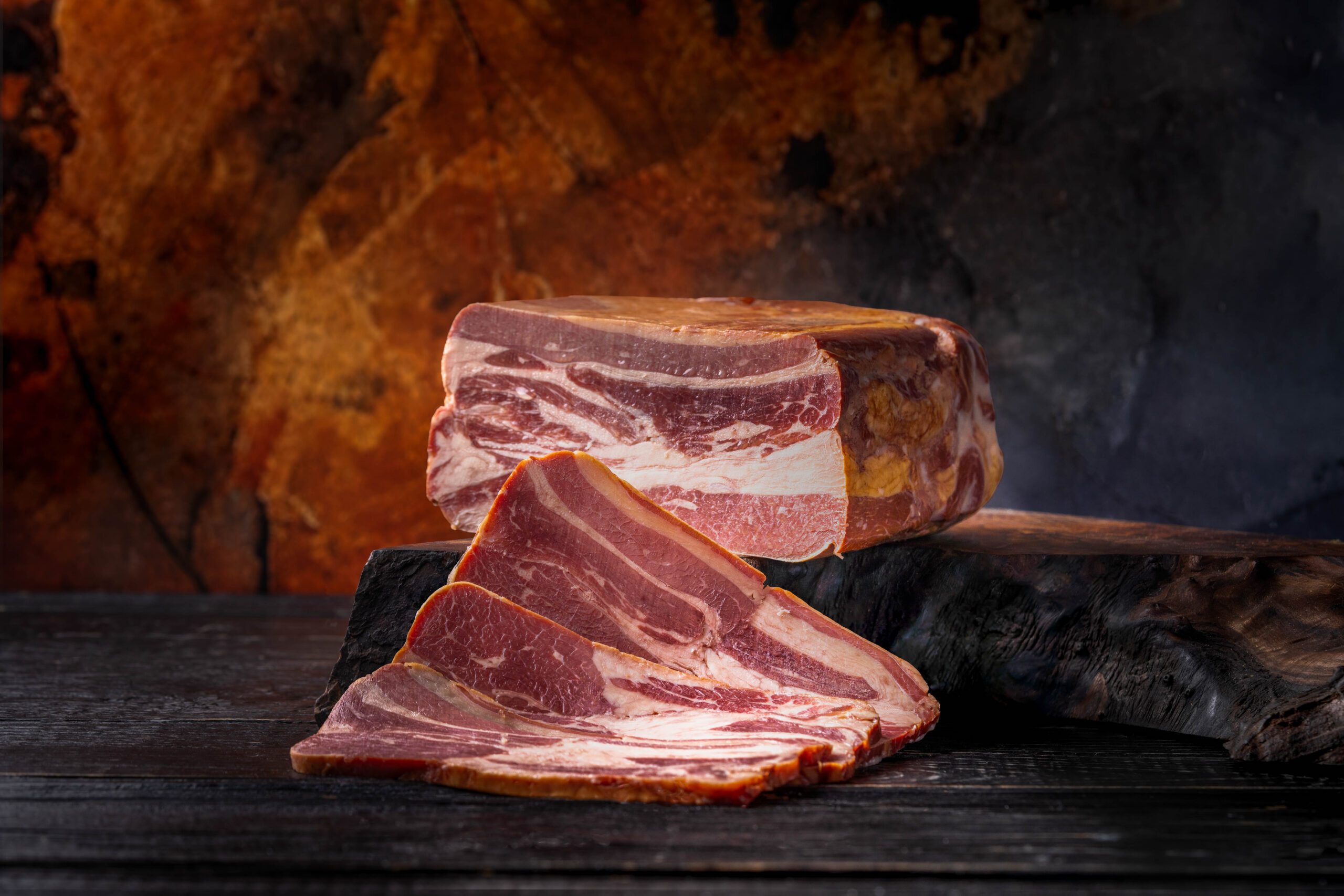 https://hungryformore.be/app/uploads/2026/10/beef-club-29-smoked-pork-belly-scaled.jpg