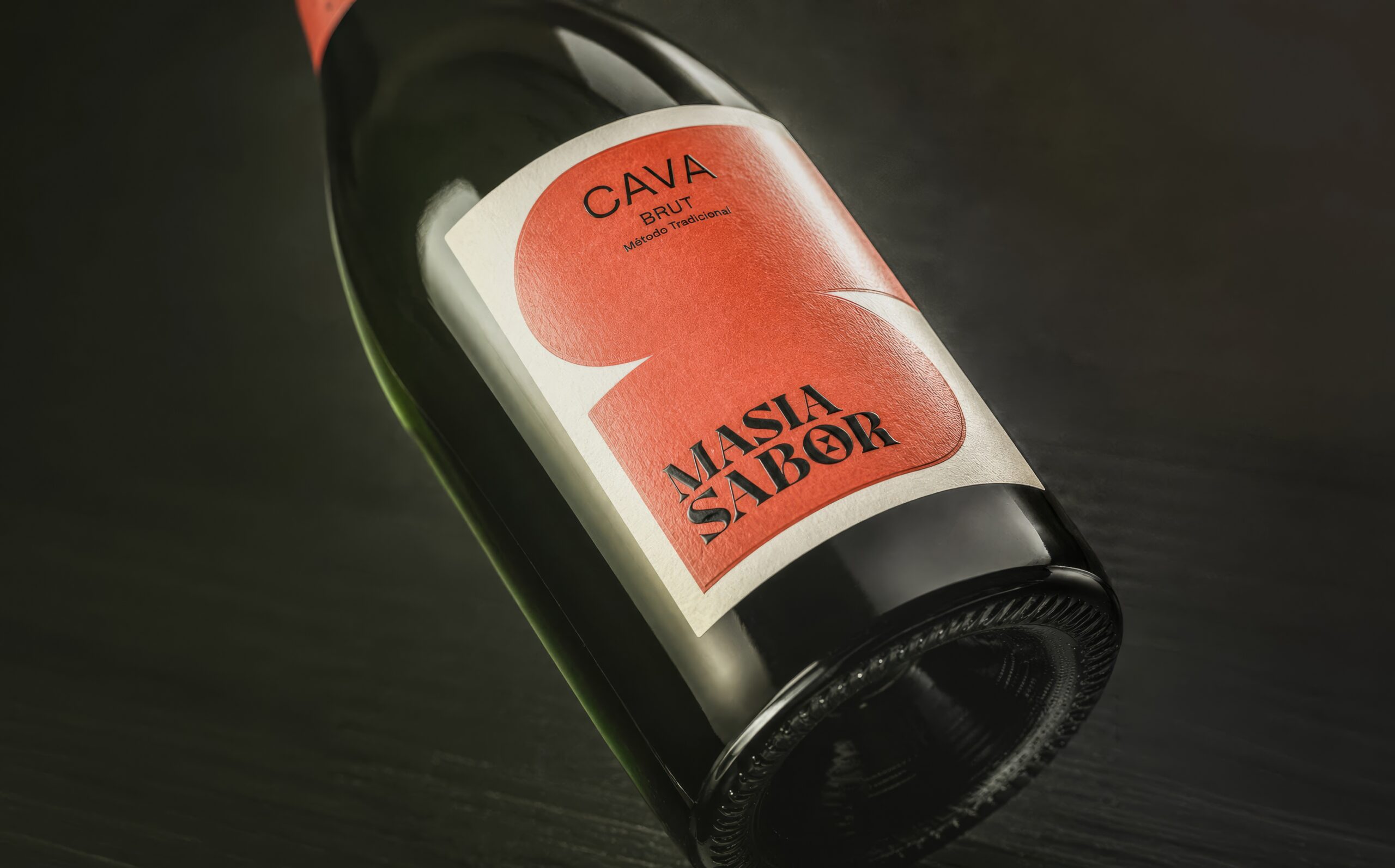 https://hungryformore.be/app/uploads/2026/10/masia-sabor-cava-brut-bottle-scaled.jpg